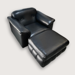 Sofá y reposapiés de vinil