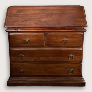 Bureau de nogal oscuro estilo “Georgian inglés”