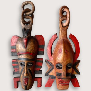 Máscaras tribales decorativas